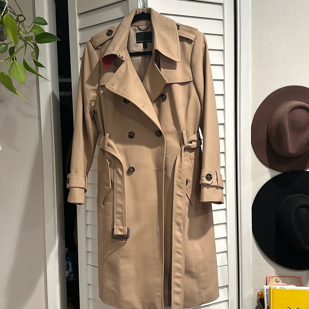 NWOT Banana Republic Trench Coat